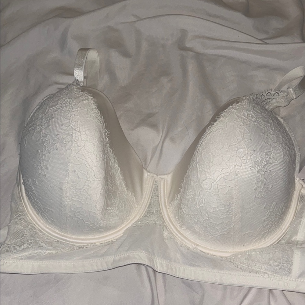 Auden Elegant White Lace Bra New without tags 40D